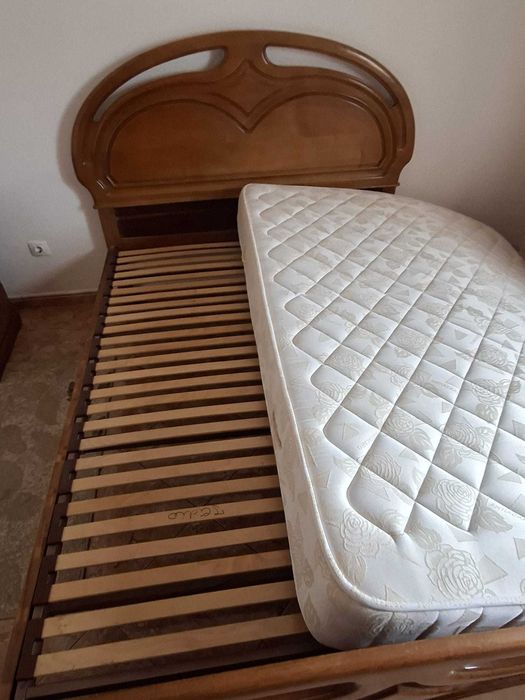 Cama de casal de madeira maciça 140x190cm