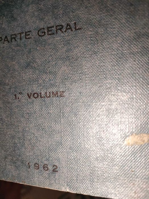 Livros antigos Manual do Oficial Miliciano vol. I & II 1962
