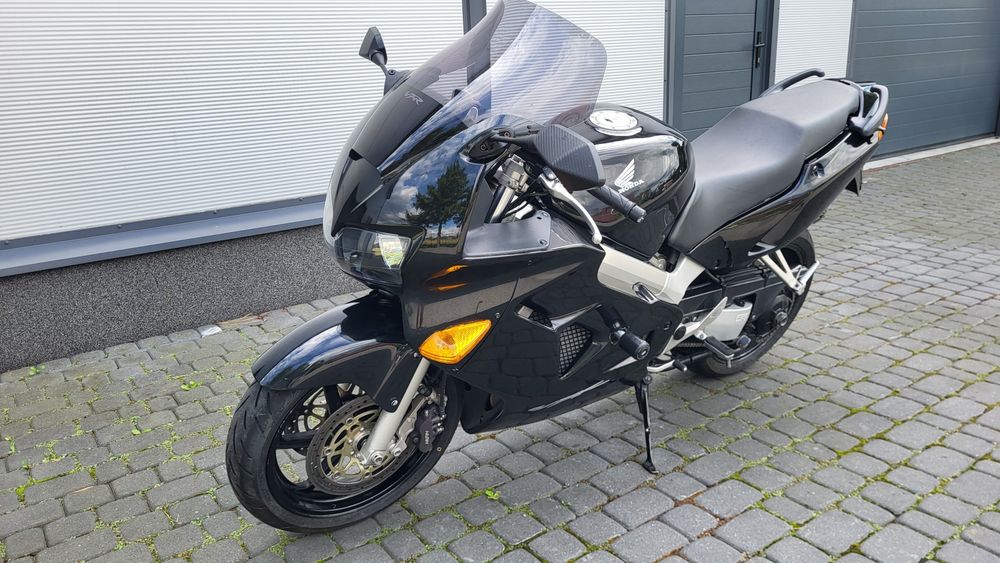 Honda VFR 800 Fi zarejestrowana niski przebieg