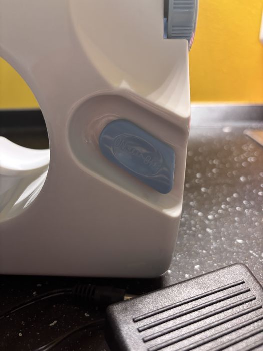 Maquina de Costura Eletrica