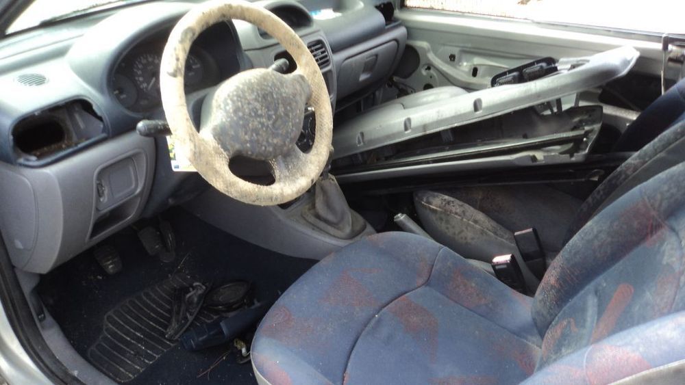 Renault Clio 1.9D Van 1999 - Para Peças