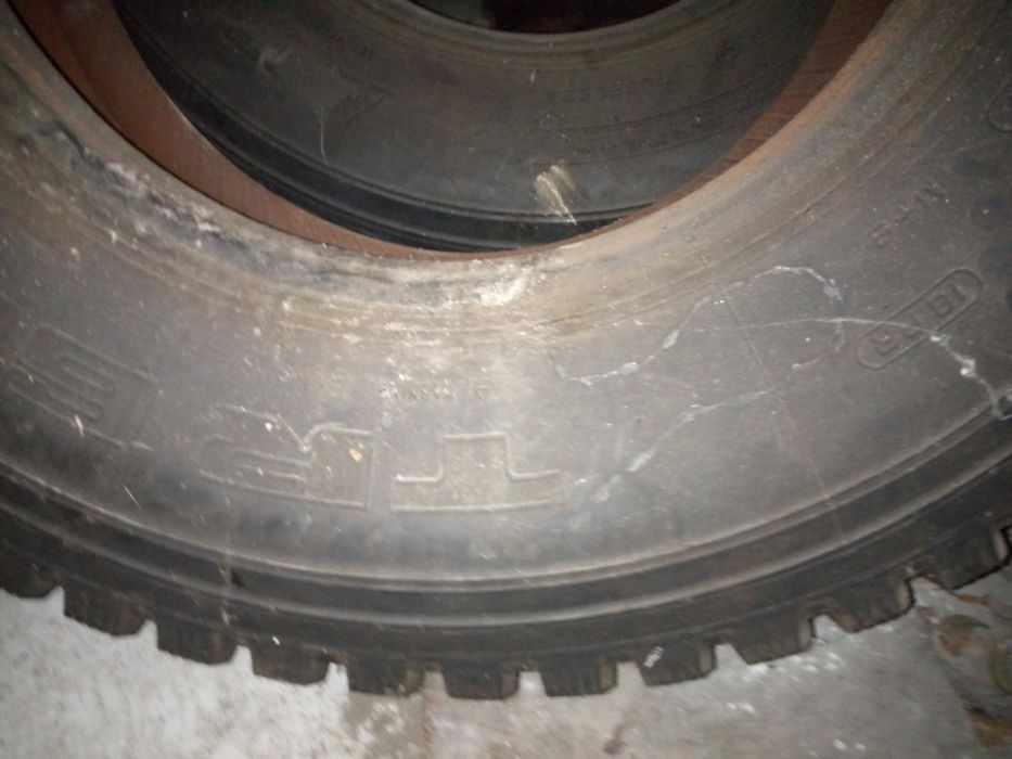 Покришки TRIANGLE 315/80R22,5.для фури