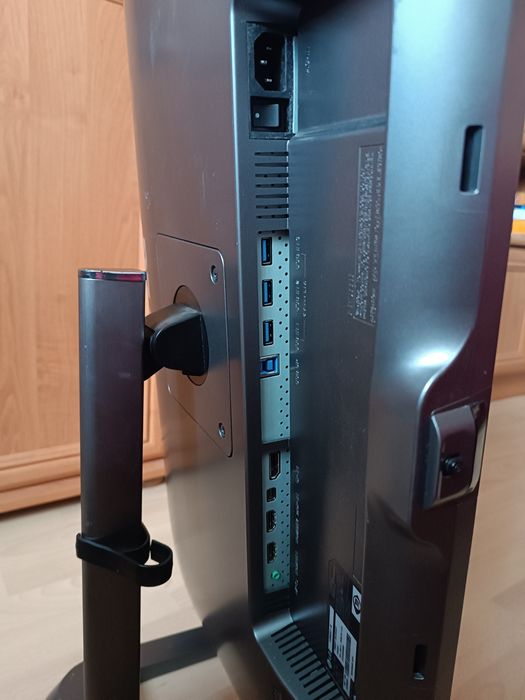 Monitor LG 31mu97-B zbita matryca