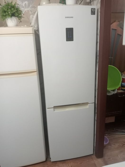 Срочно холодильник Samsung