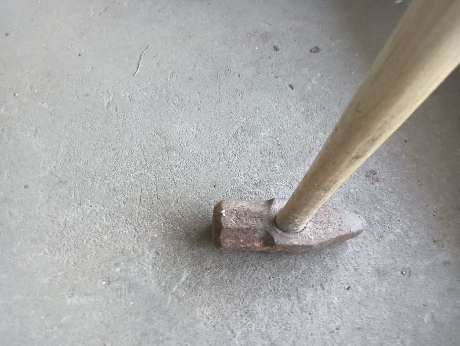 Młotki  4-5 kg i inne starej daty