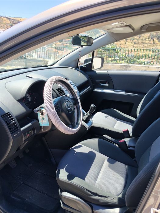 Mazda 5, com 7 lugares muito estimada