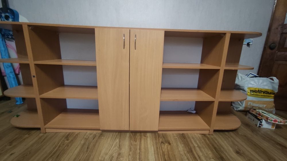 Стелаж для іграшок, поличка