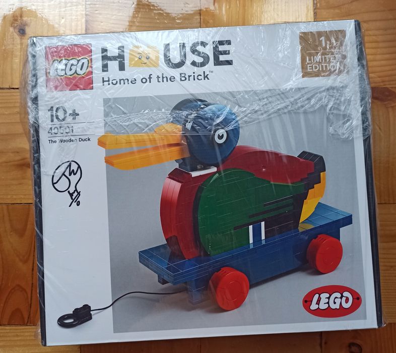 LEGO 40501 House - Drewniana kaczka z autografem projektanta