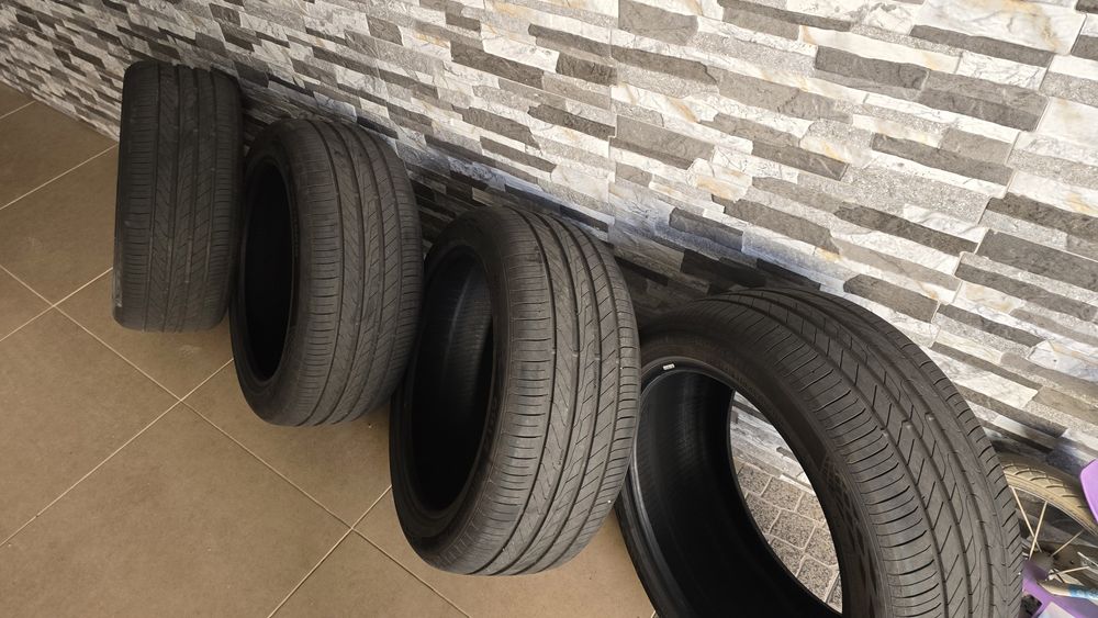 Pneus Giti 235/45R18 - Novos
