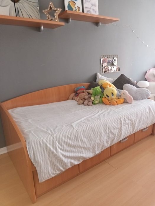 Cama de solteiro com 4 gavetoes