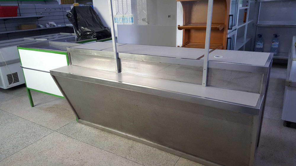 Balcão de atendimento em inox