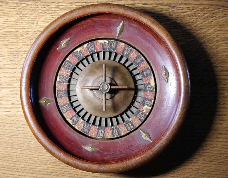 Stara drewniana ruletka, antyk