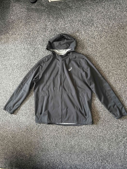 Kurtka ASICS z technicznej linii biegowo-trekingowej