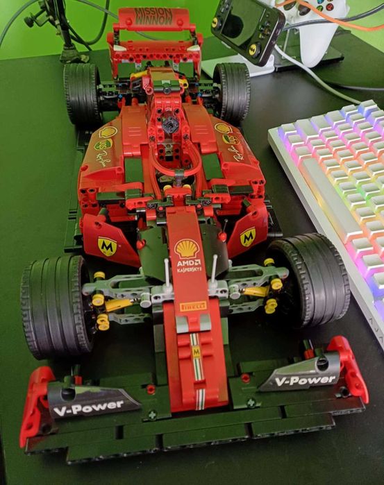 Klocki Bolid F1 Ferrari SF90 - 1100 Elementów - skala 1:10 (duży model)