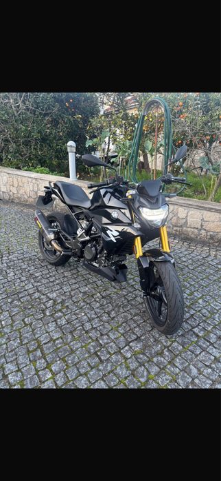 Mota BMW R310 poucos km