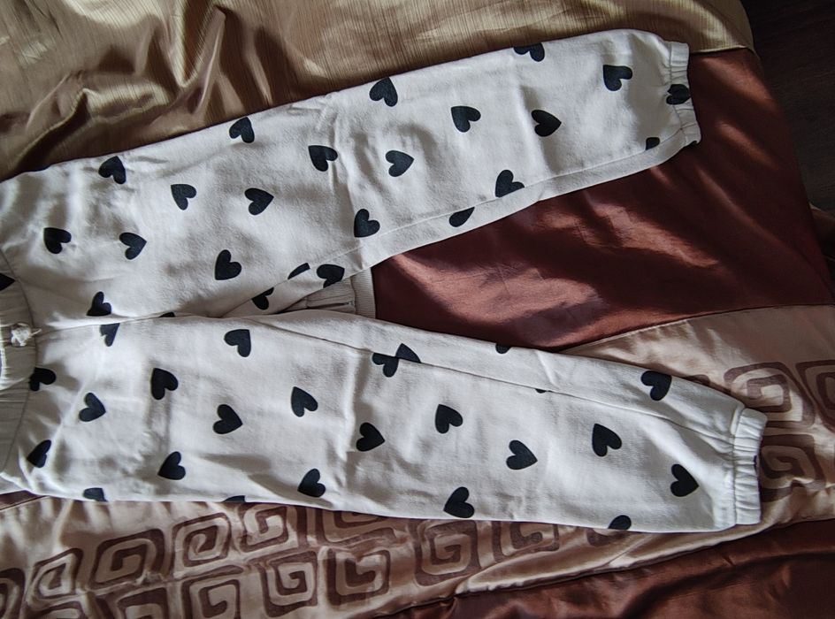 Dres dziewczęcy rozmiar 122/128