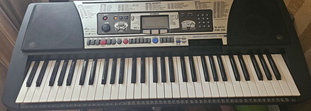 Синтезатор  Yamaha PSR350