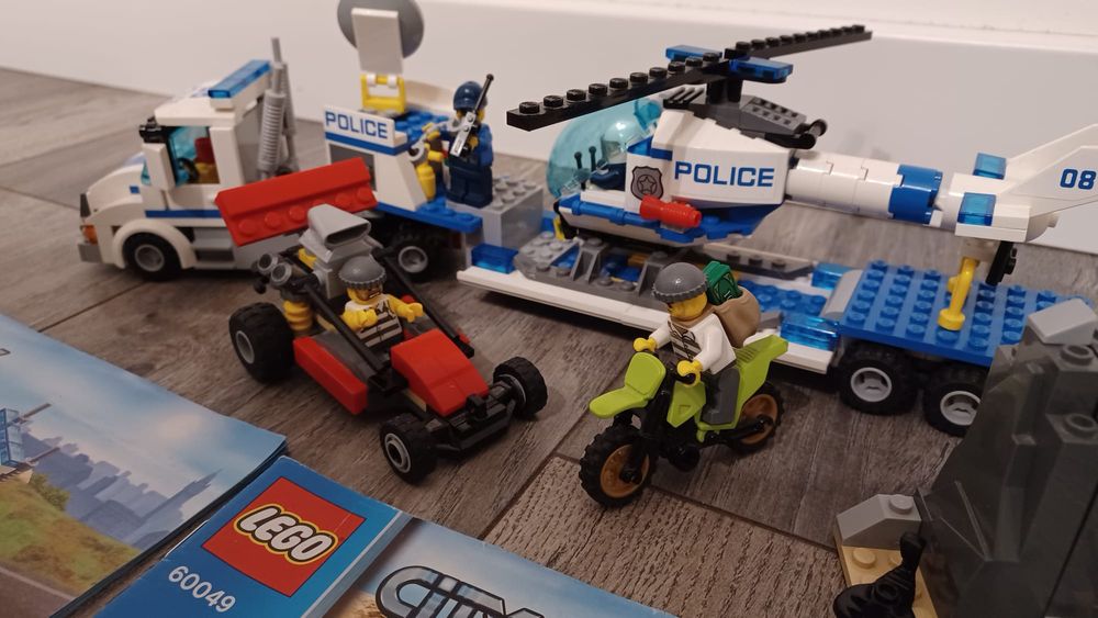 Lego zestaw policyjny 60049 laweta oraz helikopter