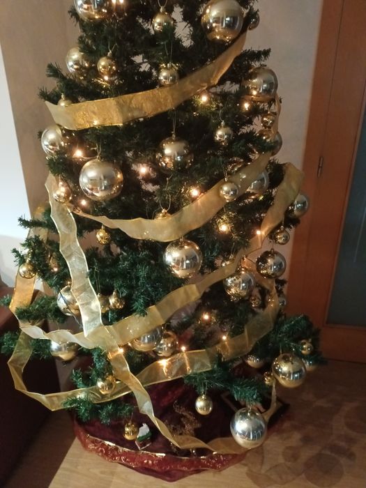 Árvore de Natal com toda a Decoração