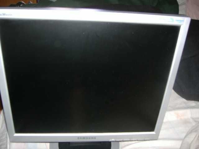 монитор Самсунг для компьютера 43см диагональ