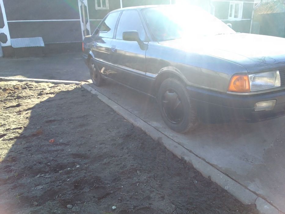 Продам Ауді 80 б3 1.8 газ бензин