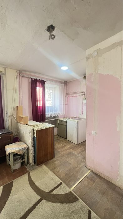 Продаж 1 кім на Новомиколаівці