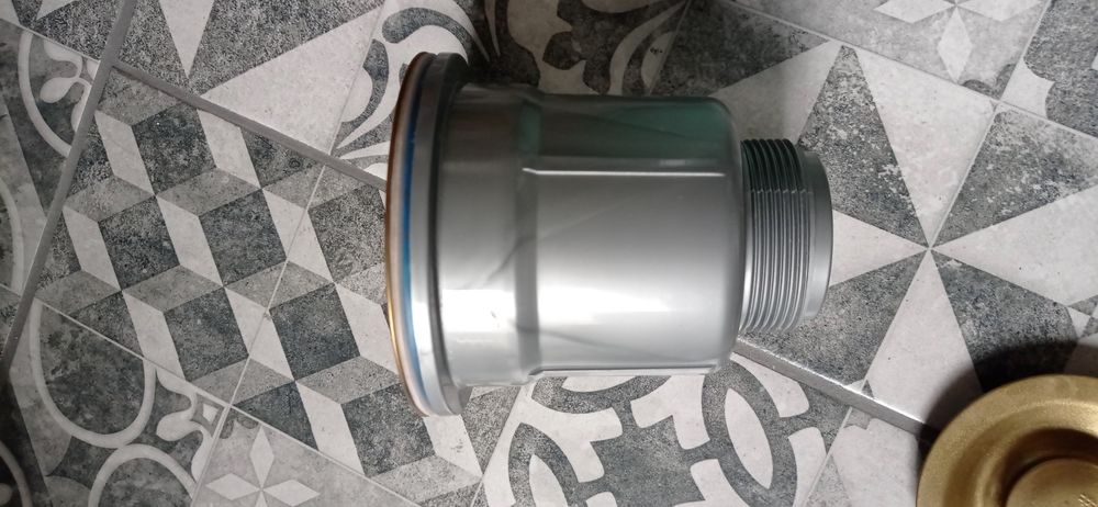 Złote i Srebrne sitko do zlewu zlewozmywaka z sitkiem