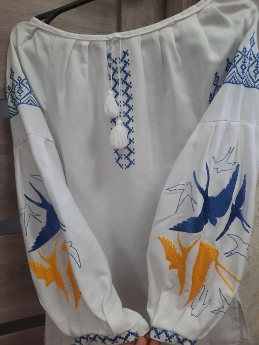 Вишиванка для дівчинки