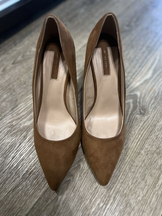 Женские замшевые туфли на шпильке