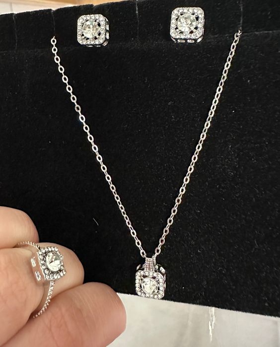 Colar + Brincos + Anel Prateado Novo