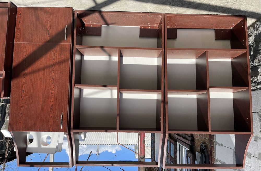 Шафи, меблі для кухні та офісу, дачі тощо