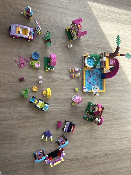 5 conjuntos Lego Friends