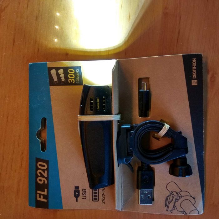 lampka rowerowa z decathlonu Led Elops FL920 nowa