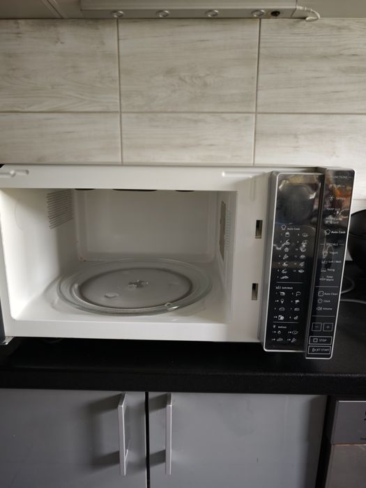 Sprzedam mikrofalówkę Whirlpool