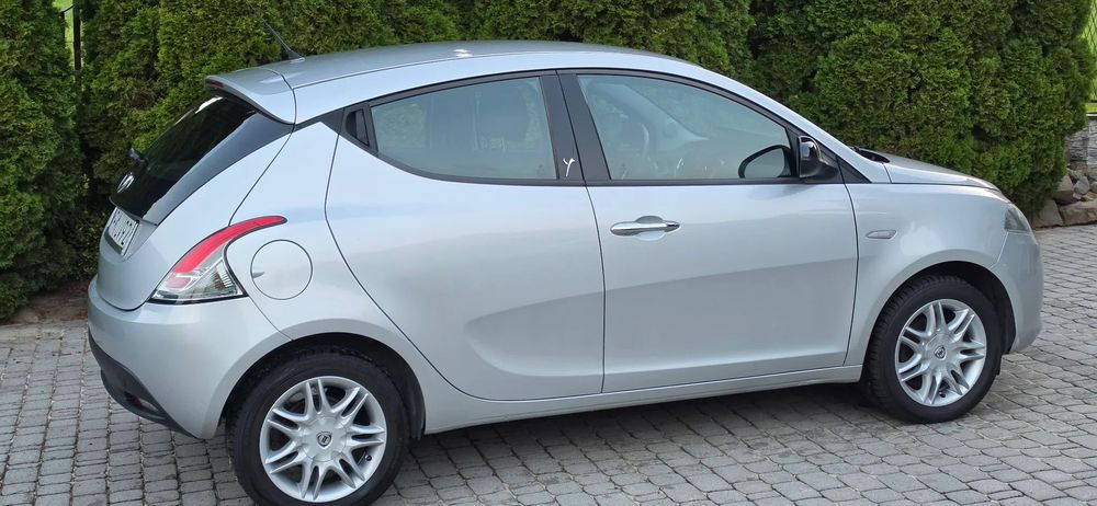Lancia Ypsilon Lancia Ypsilon 1.2 wzorowy stan techniczny