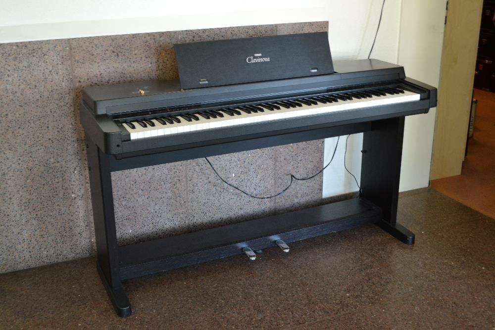 Yamaha Clavinova CLP-350 Advanced Wave Memory (AWM)64409370611714121