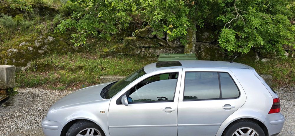Golf IV 1600 de 1999 com 135.000km