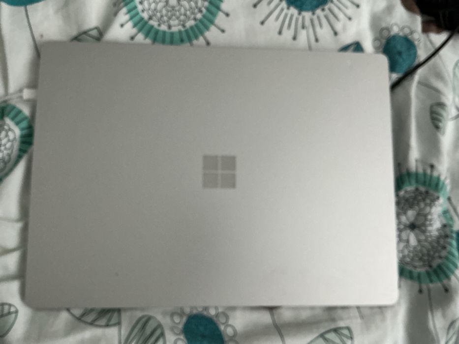 Ноутбук Microsoft Surface Laptop (Platinum) + Оригинальная зарядка / Коробка