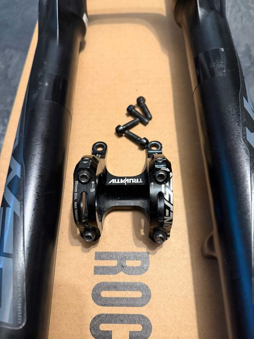 Amortyzator Rockshox Boxxer Rc2R 200mm 27,5