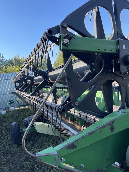 Комбайн John Deere T 660 + жатка 625R