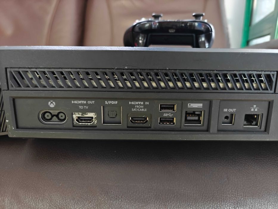 konsola Xbox One 500GB zestaw po czyszczeniu