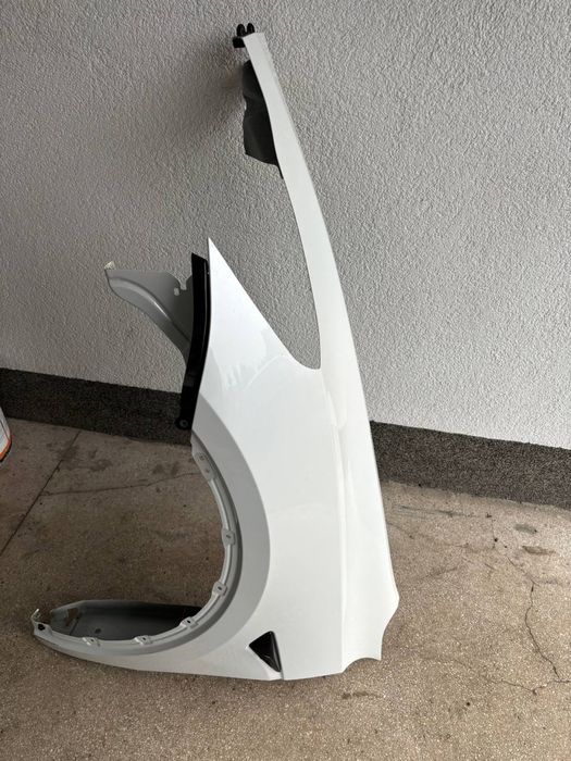 Крыло tesla model Y