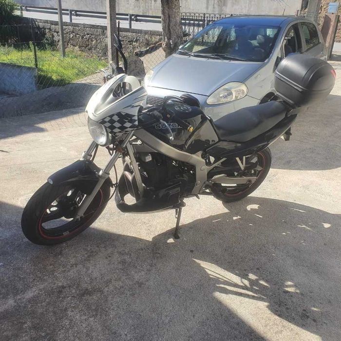 Suzuki (Naked) - Excelente Estado