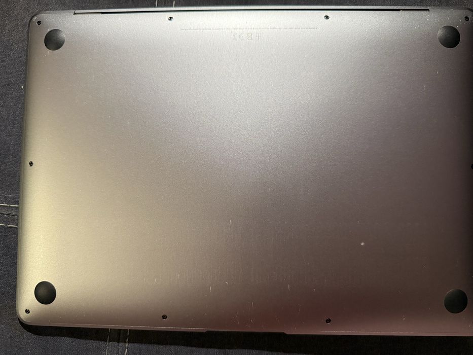 MacBook Air 13 M1 8ГБ 256 ГБ 2020 год