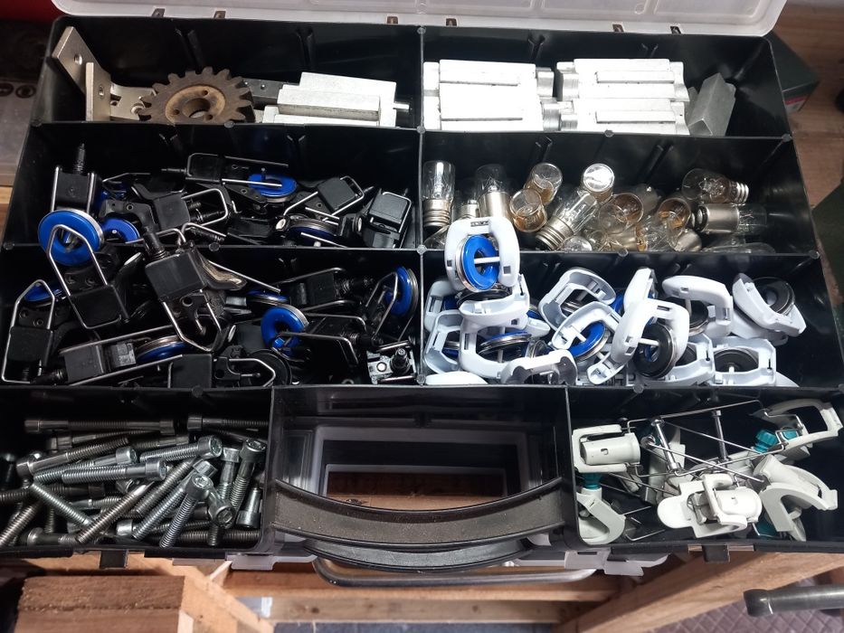 Acessórios para teares circulares.