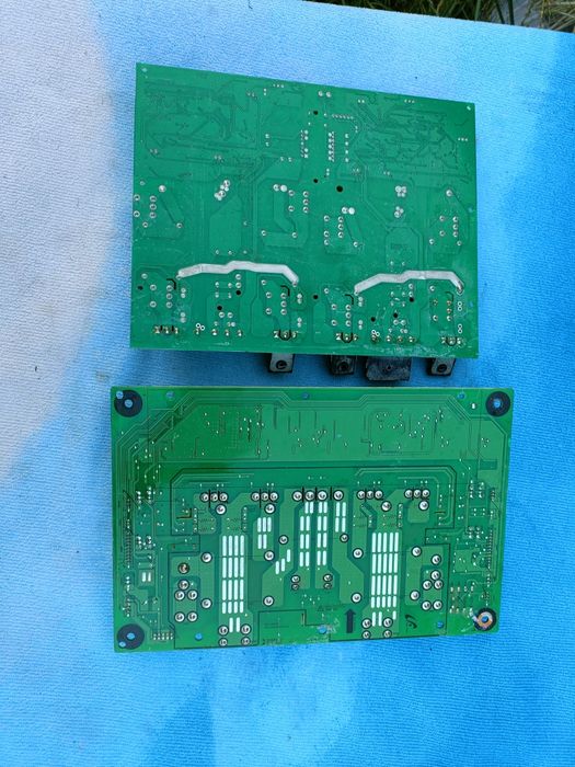 Dwa moduły mocy złom elektroniczny