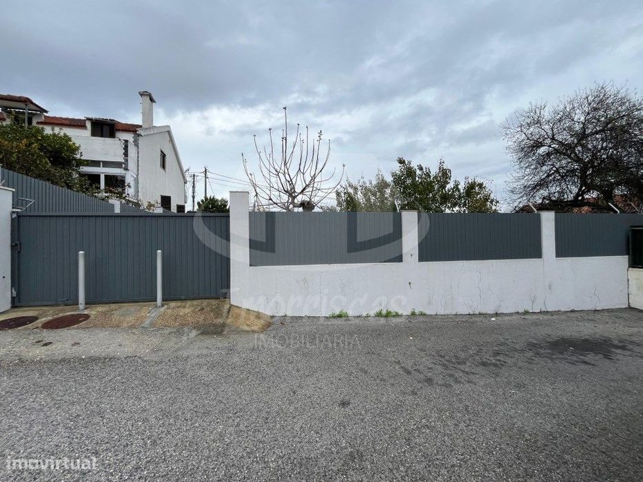 Terreno em fase de legalização com 320 m² na Portela da Azóia, Sant...