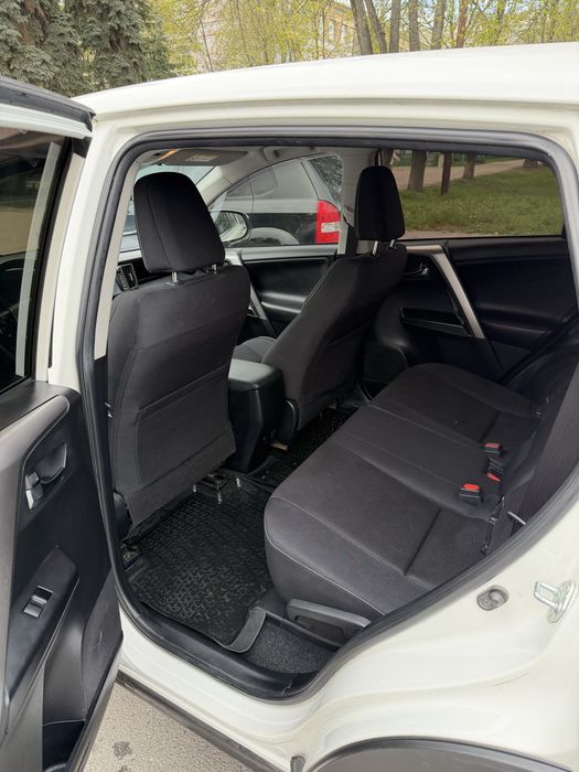 Продаж Toyota RAV4 2016 2.2 diesel механіка