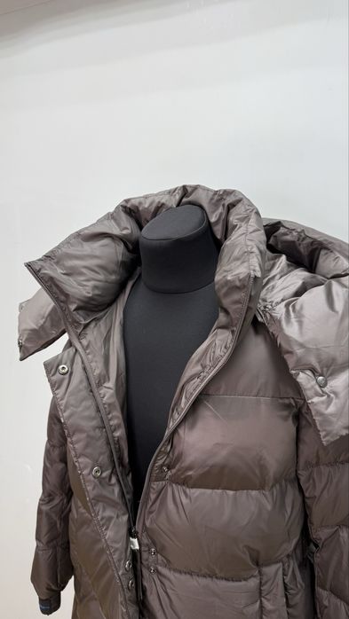 Жіночий подовженний пуховик CLASNA