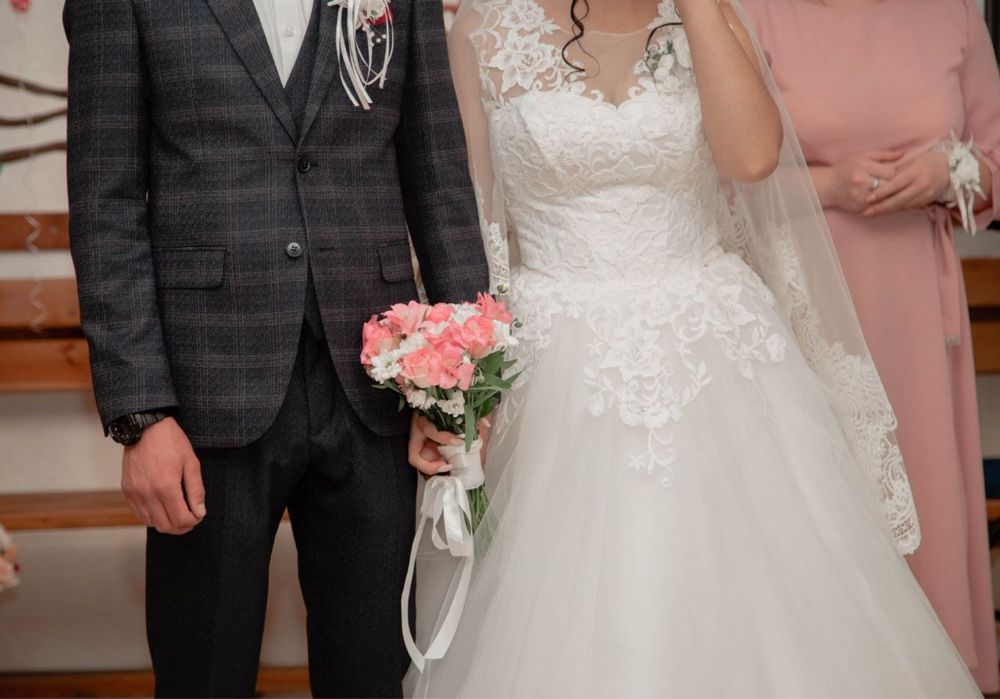 Весільна сукня